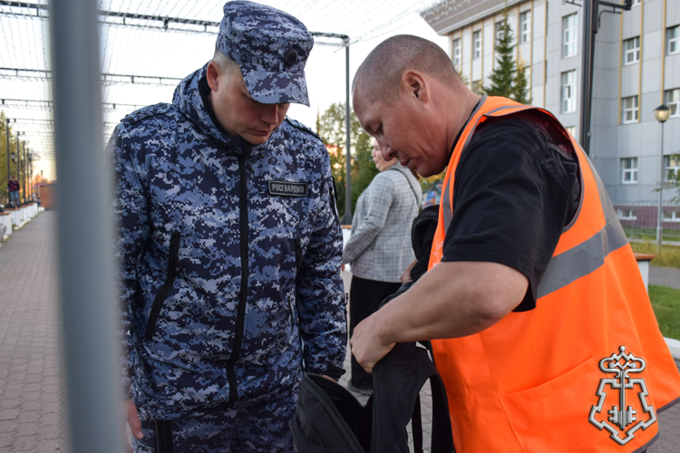 Росгвардия и полиция обеспечили безопасность голосования и более 22 тысяч участников праздничных мероприятий в НАО