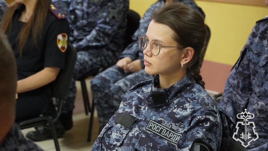 Священники Нарьян-Марской епархии РПЦ рассказали сотрудникам ОВО Росгвардии о духовных основах службы