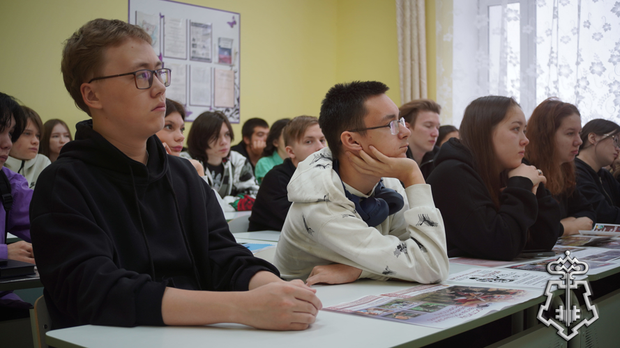 Представитель вневедомственной охраны Росгвардии принял участие в интерактивных занятиях ко Дню призывник