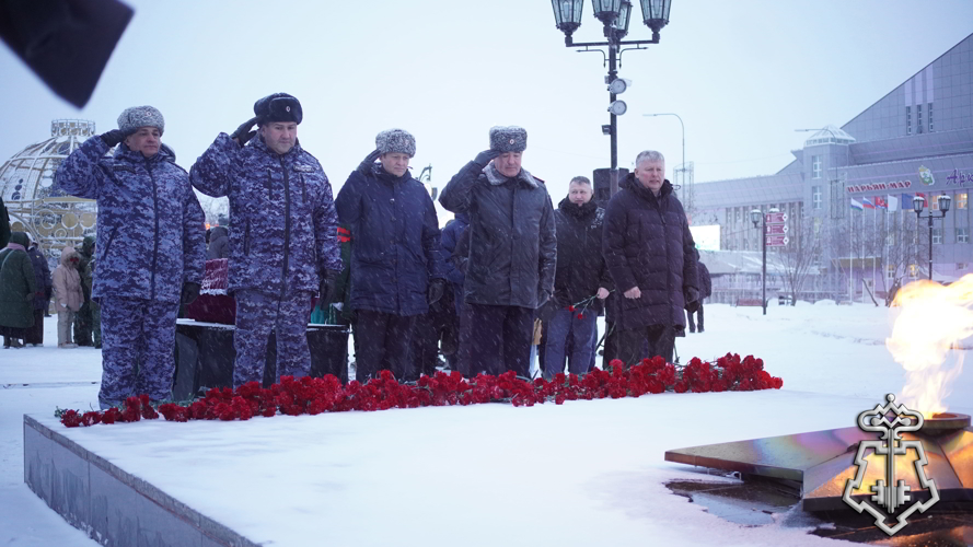Росгвардия и полиция обеспечили безопасность более 600 участников празднования Дня Героев Отечества в НАО