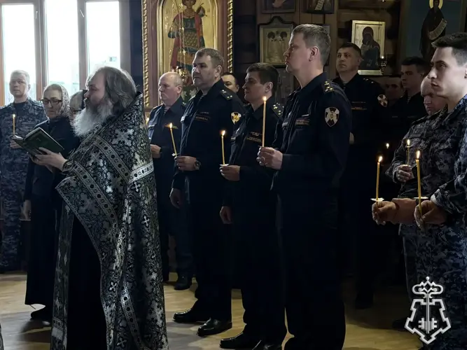 В Нарьян-Маре состоялся торжественный молебен в честь 10-летия Росгвардии и 215-летия войск правопорядка