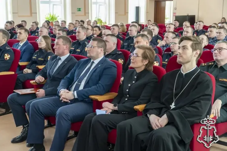 В Нарьян-Маре состоялась торжественная церемония награждения, посвященная 10-летию Росгвардии