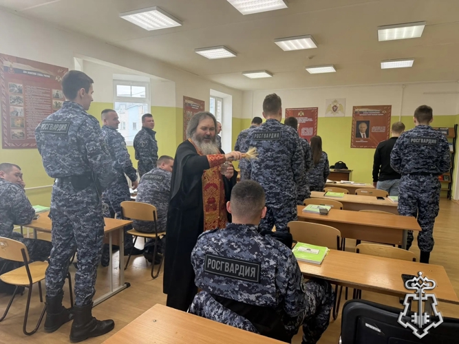 ДЛЯ РОСГВАРДЕЙЦЕВ НАО ПРОВЕЛИ ДУХОВНЫЙ УРОК О ВЕЧНЫХ ЦЕННОСТЯХ В СВЕТЕ ПРАЗДНИКА ПАСХИ 