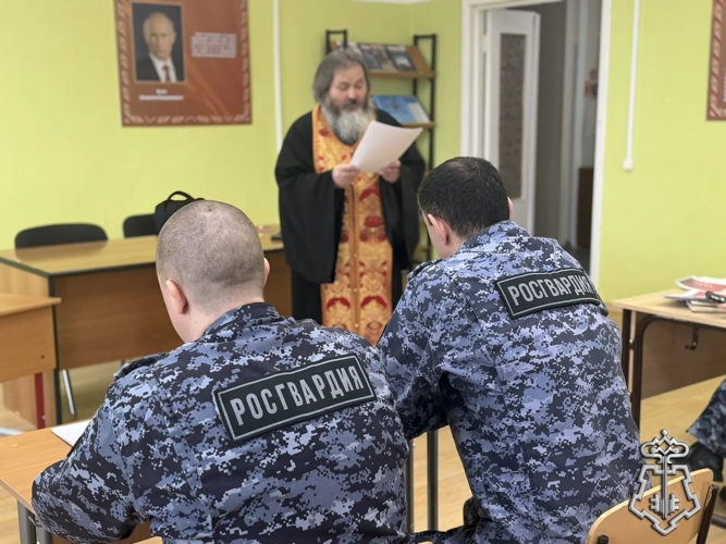 ДЛЯ РОСГВАРДЕЙЦЕВ НАО ПРОВЕЛИ ДУХОВНЫЙ УРОК О ВЕЧНЫХ ЦЕННОСТЯХ В СВЕТЕ ПРАЗДНИКА ПАСХИ 