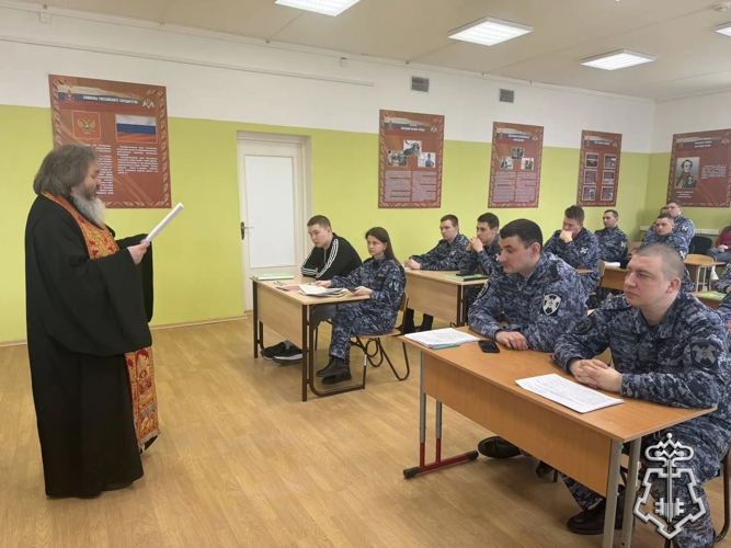 ДЛЯ РОСГВАРДЕЙЦЕВ НАО ПРОВЕЛИ ДУХОВНЫЙ УРОК О ВЕЧНЫХ ЦЕННОСТЯХ В СВЕТЕ ПРАЗДНИКА ПАСХИ 