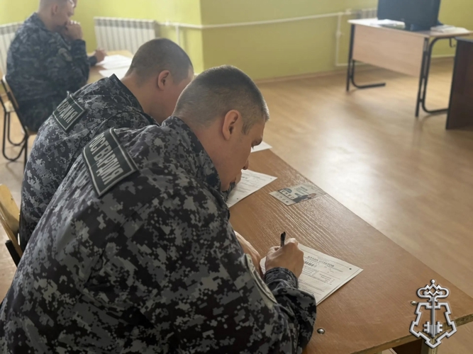 Сотрудники вневедомственной охраны Нарьян-Мара написали «Диктант Победы»
