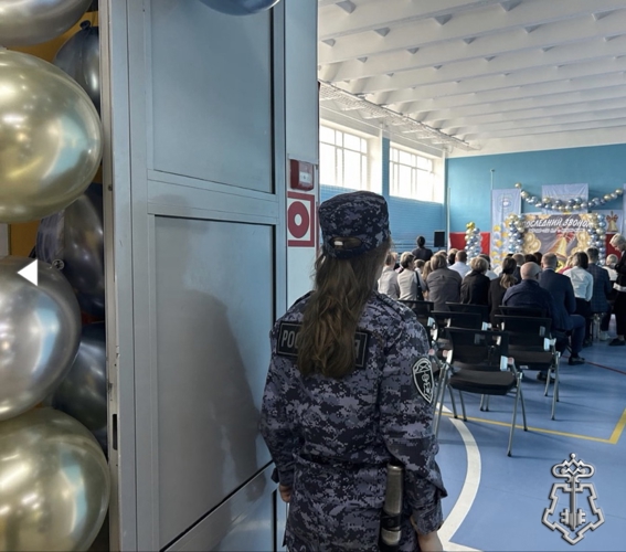 В НАРЬЯН-МАРЕ И ПОСЕЛКЕ ИСКАТЕЛЕЙ СОТРУДНИКИ РОСГВАРДИИ СОВМЕСТНО С ПОЛИЦИЕЙ ОБЕСПЕЧИЛИ ПОРЯДОК НА ПРАЗДНИКЕ «ПОСЛЕДНИЙ ЗВОНОК»