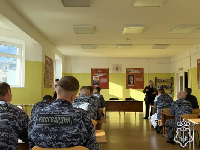 Сотрудники Росгвардии узнали об условиях Арктической и семейной ипотеки в НАО
