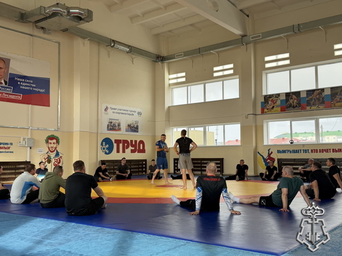 Росгвардейцам Нарьян-Мара провели мастер-класс по самообороне